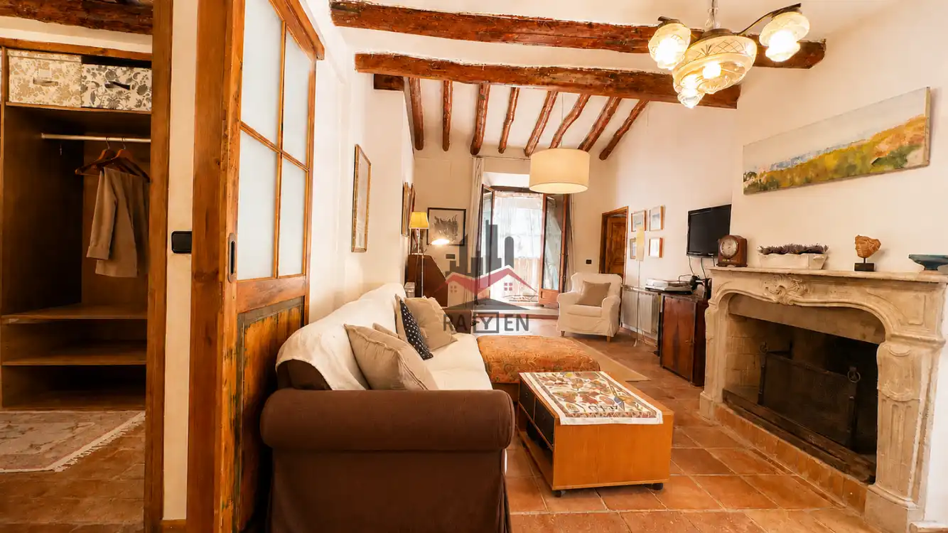 Sala d'estar de Finca rústica en venda en Vilabertran amb Calefacció