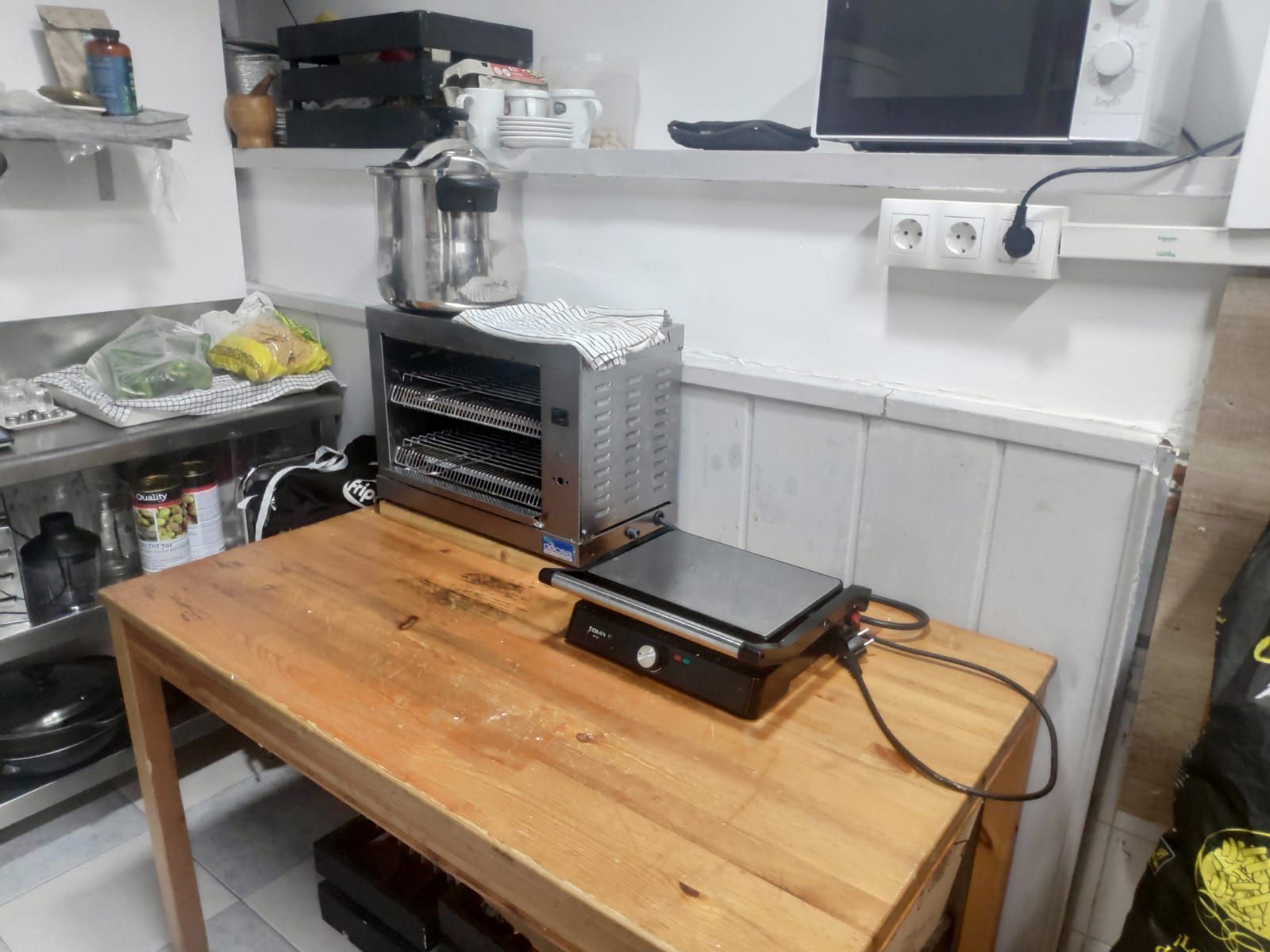 Local en traspaso en Martinica – Ateneu