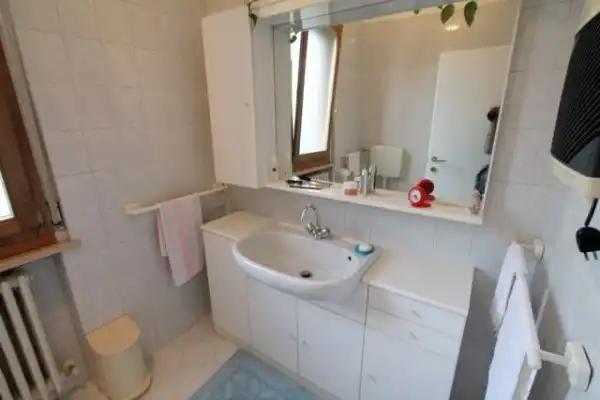 Bathroom of Flat for sale in Lleida
