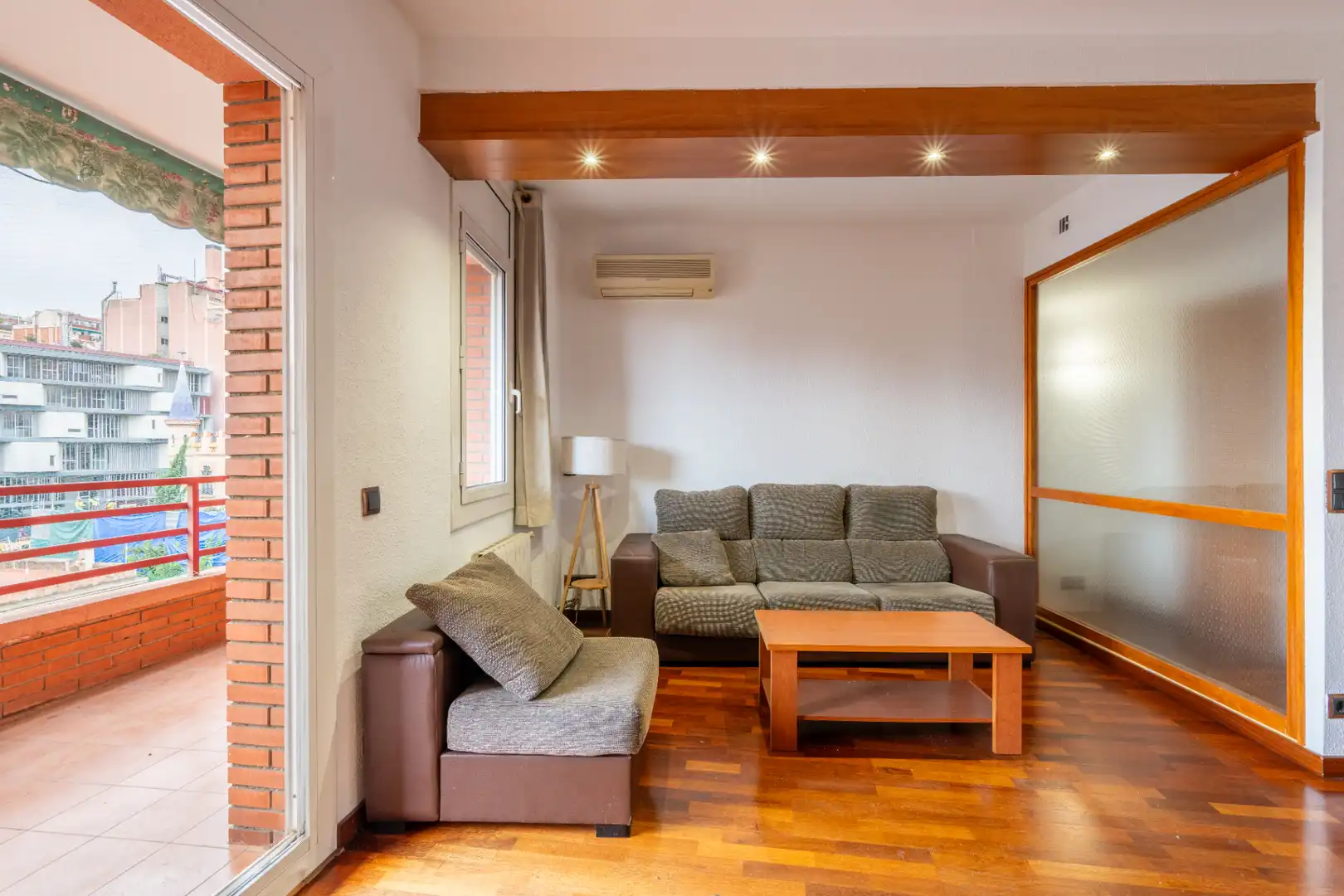 Living room of Flat for sale in Gràcia