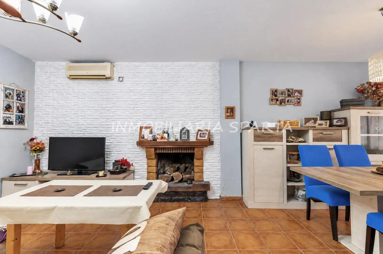 Sala d'estar de Casa o xalet en venda en Espartinas Pueblo