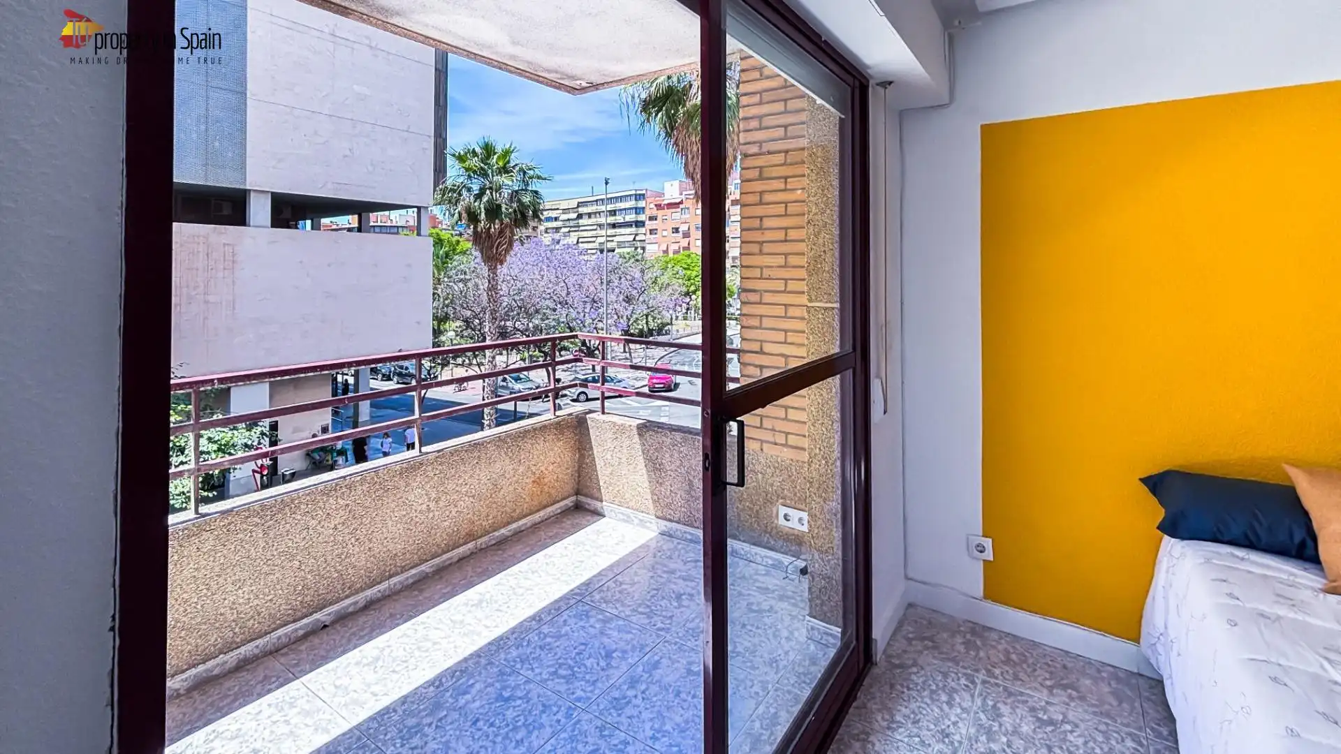 Terrassa de Pis per a compartir en Alicante / Alacant amb Moblat i Balcó