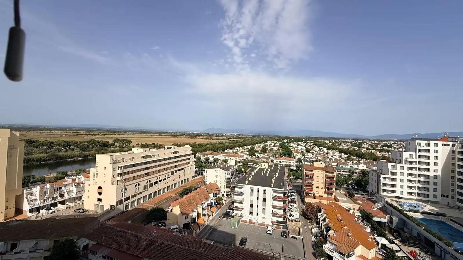 Vista exterior de Apartament en venda en Empuriabrava amb Terrassa i Balcó