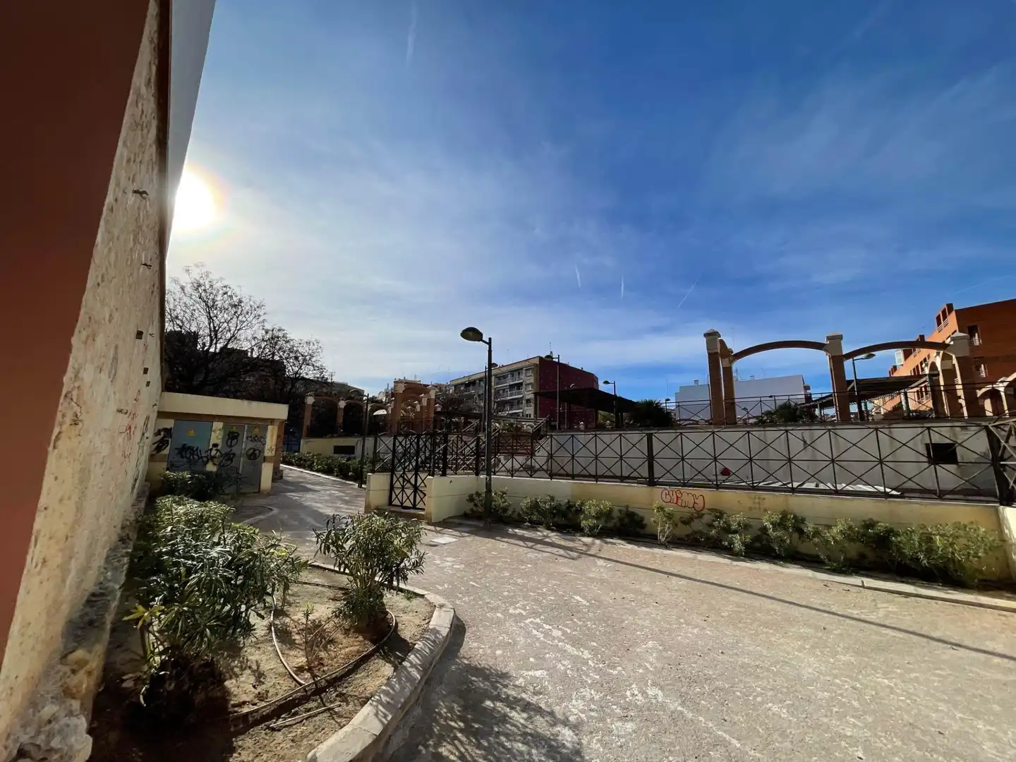 Außenansicht von Erdgeschoss zum Verkauf in Valencia