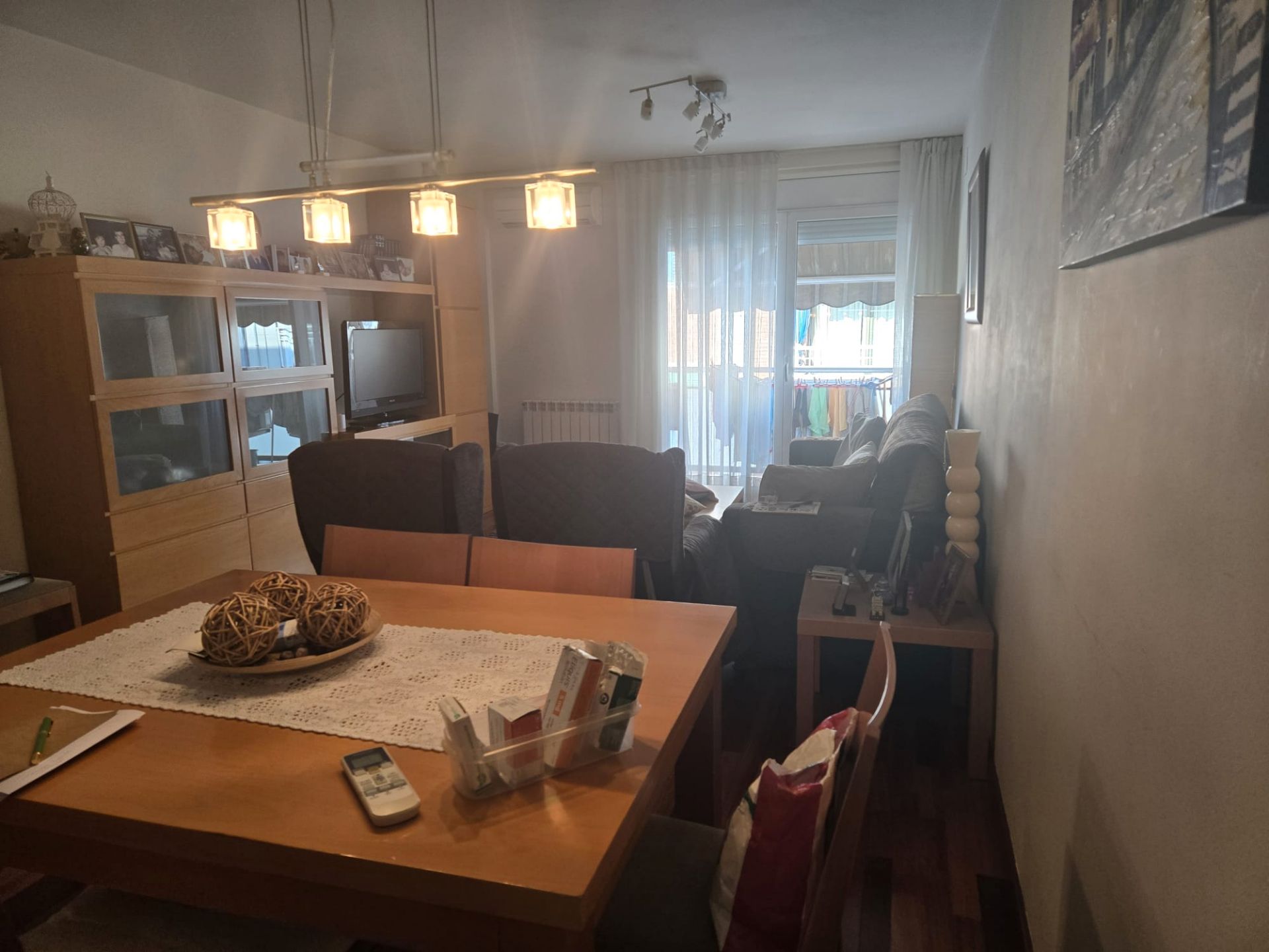 Sala d'estar de Pis en venda en L'Hospitalet de Llobregat amb Aire condicionat, Calefacció i Terrassa