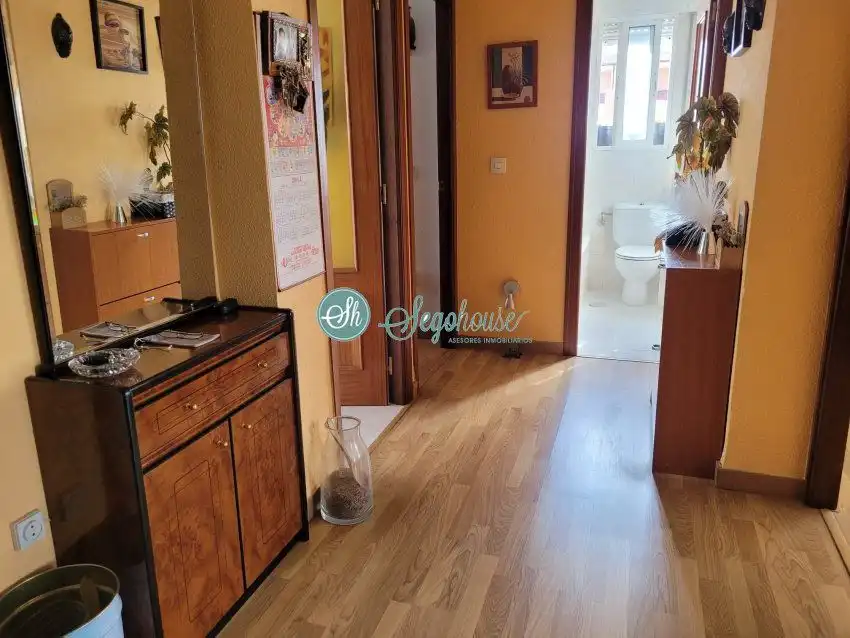 Piso en venta en La Lastrilla  con Calefacción y Terraza