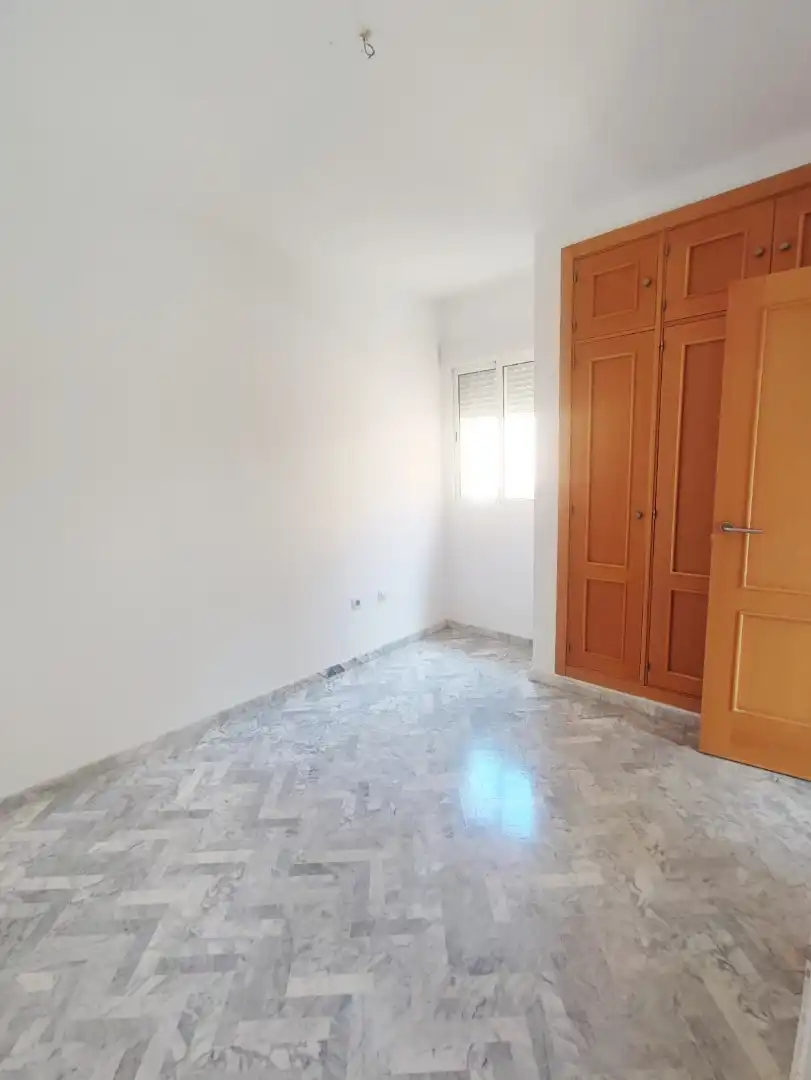 Dormitori de Casa adosada en venda en Los Barrios amb Alarma