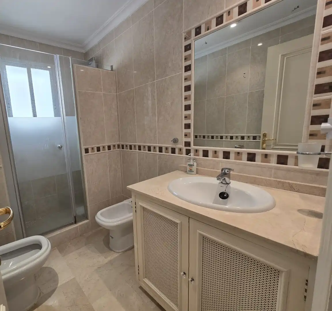 Badezimmer von Einfamilien-Reihenhaus zur Miete in Marbella mit Möbliert