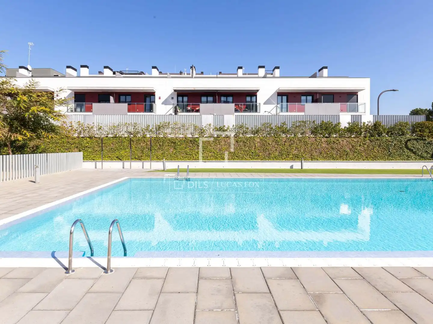 Piscina de Pis en venda en Sant Just Desvern amb Aire condicionat, Jardí privat i Parquet