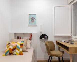 Bedroom of Apartment to share in  Barcelona Capital  with Air Conditioner