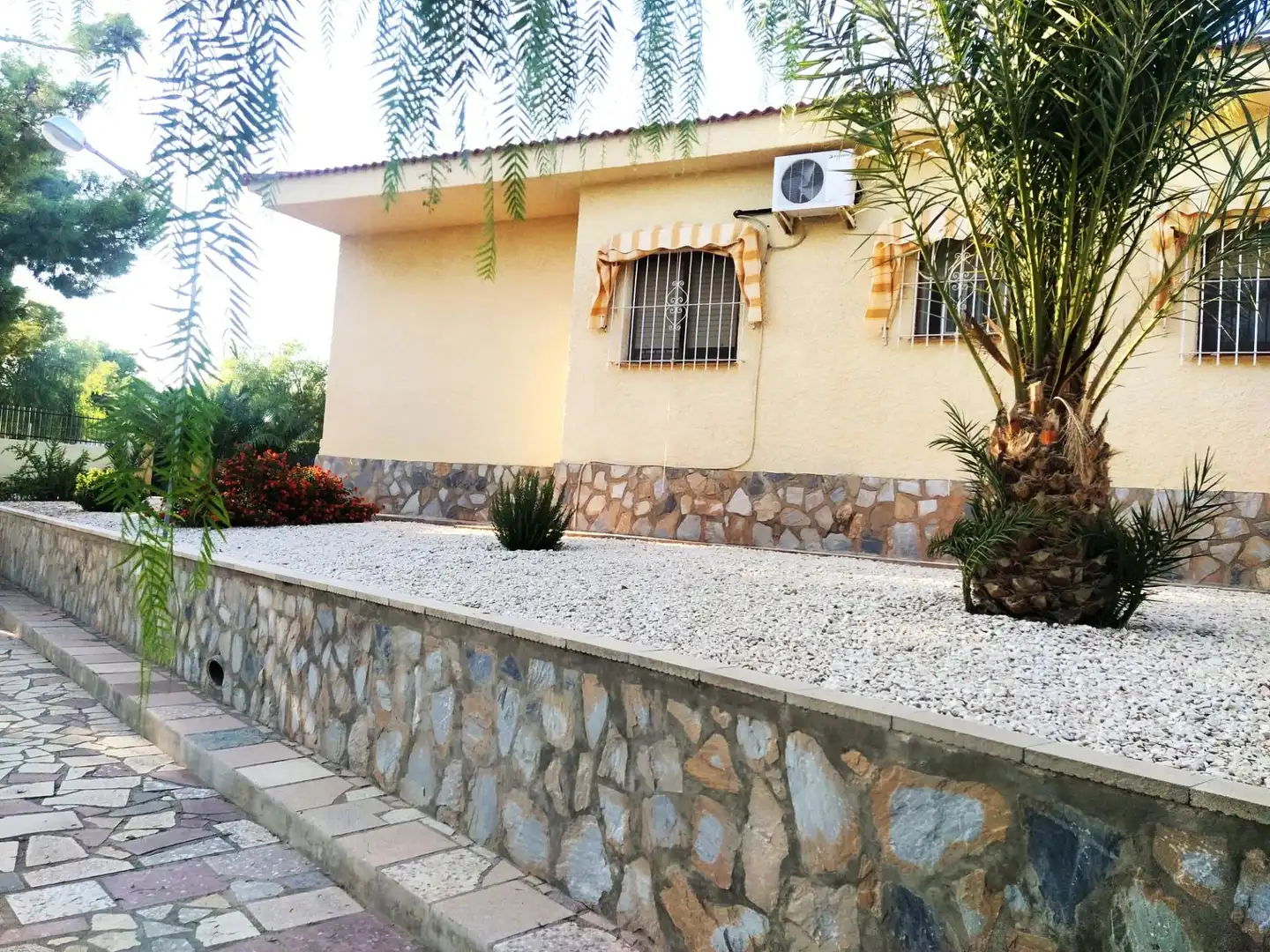 Vista exterior de Casa o chalet en venta en Alicante / Alacant con Aire acondicionado, Terraza y Piscina