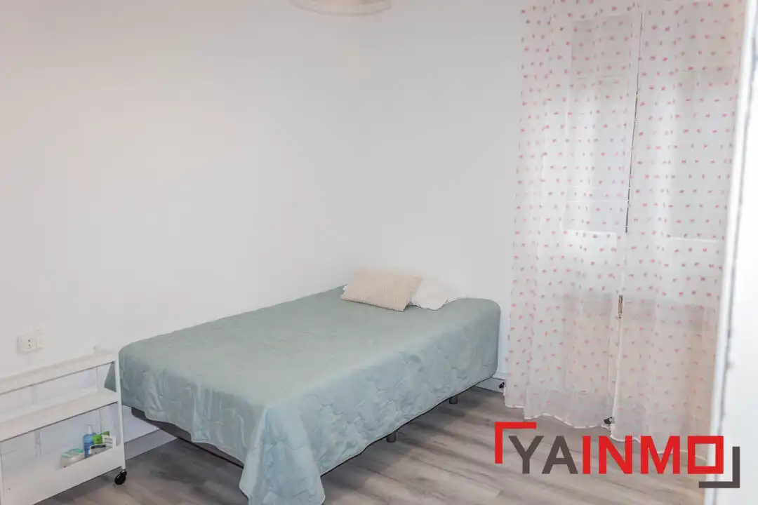 Bedroom of Flat for sale in Ariznabarra