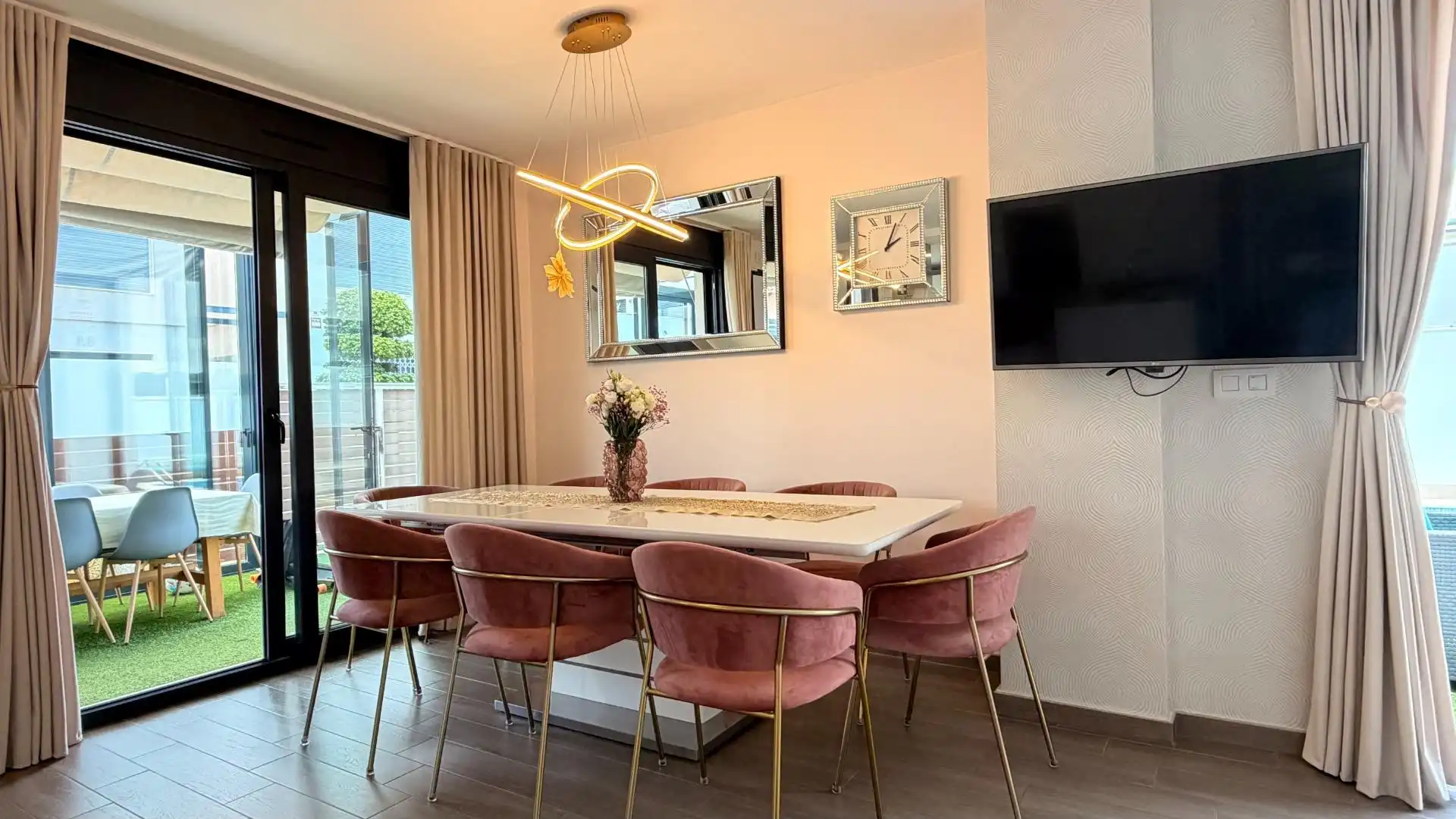 Dining room of Houses for sale in Torrevieja  with Air Conditioner, Private garden and Terrace