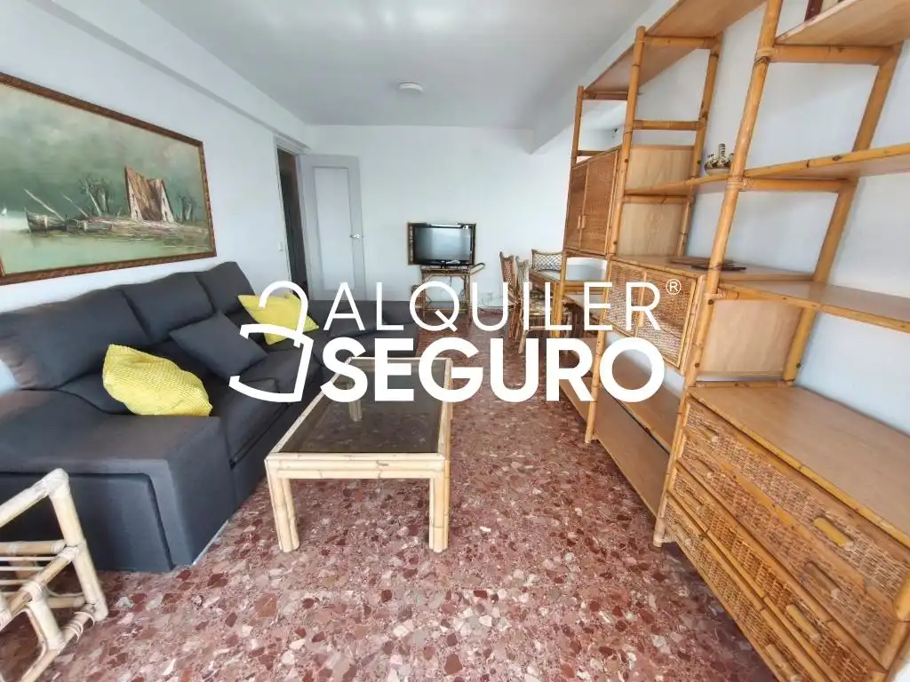 Sala de estar de Ático de alquiler en El Campello con Terraza y Amueblado