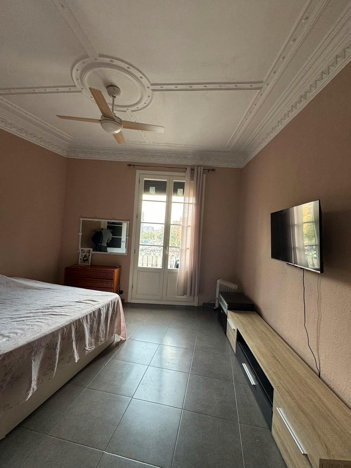 Bedroom of Flat to share in  Barcelona Capital  with Heating, Furnished and Washing machine