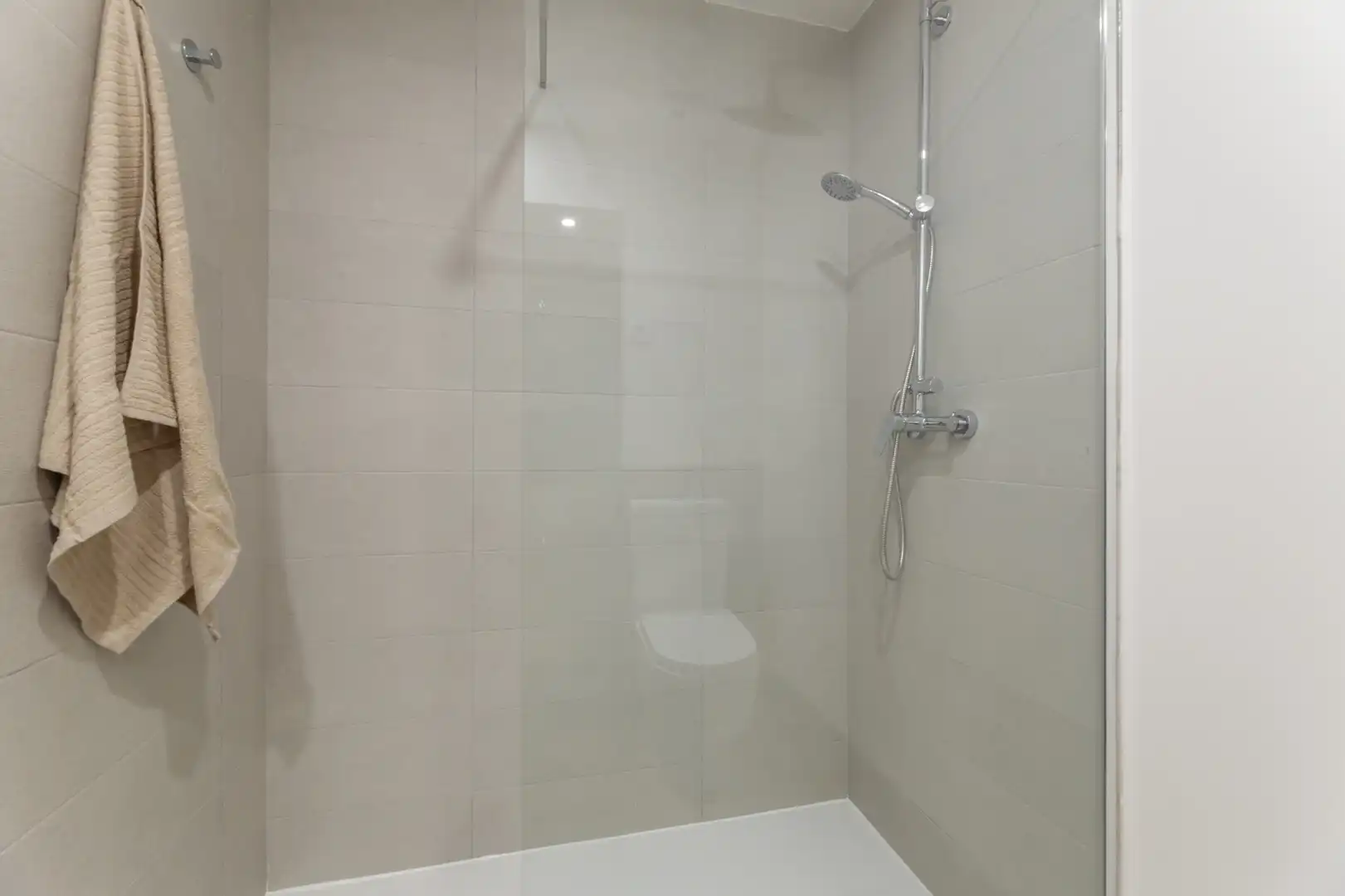 Baño de Piso en venta en Madrid con Aire acondicionado y Piscina comunitaria