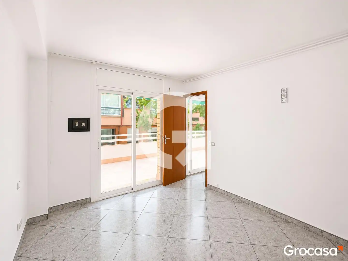 Piso en venta en Barcelona con Calefacción, Terraza y Trastero
