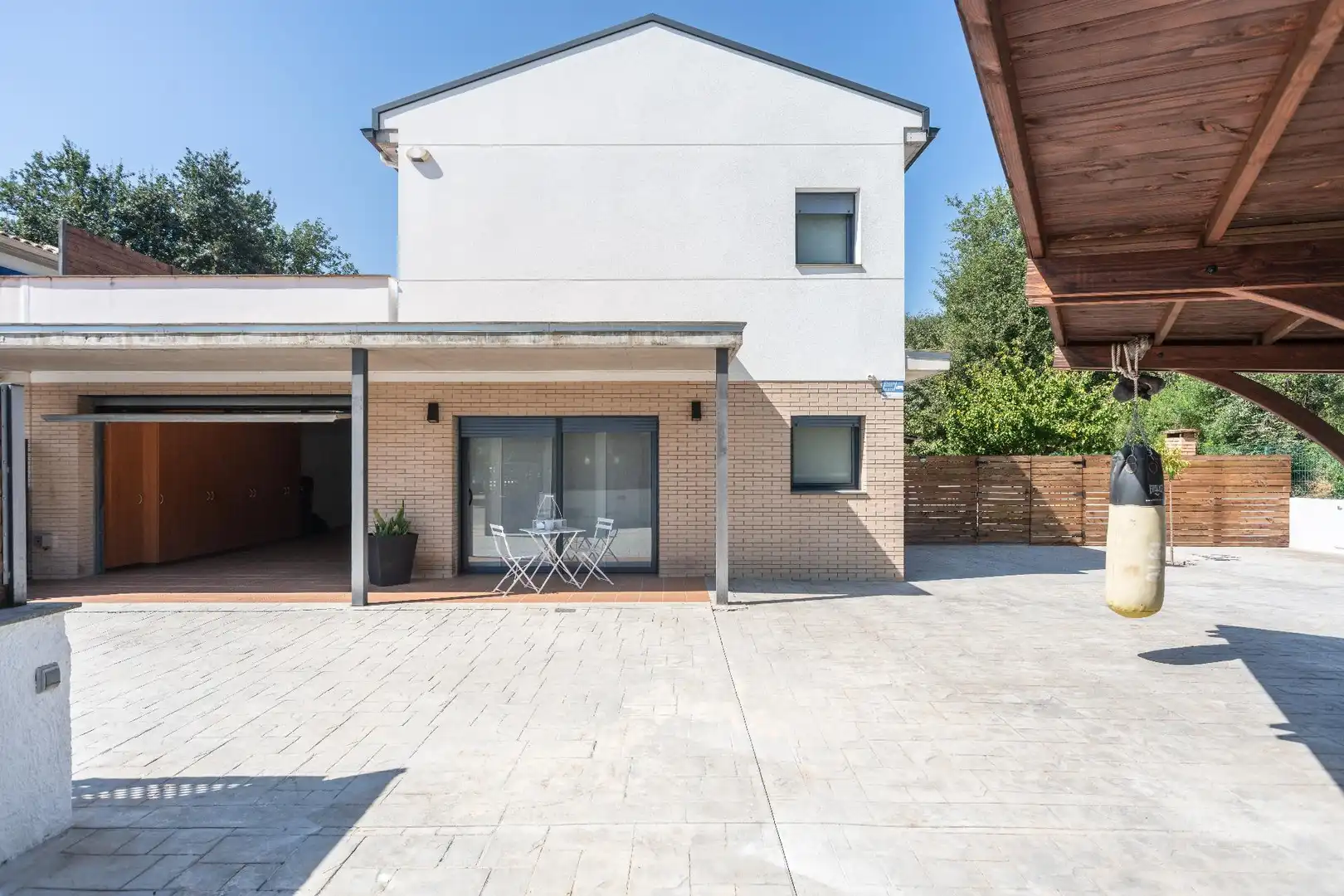Exterior view of Houses for rent in Girona  with Air Conditioner, Private garden and Terrace