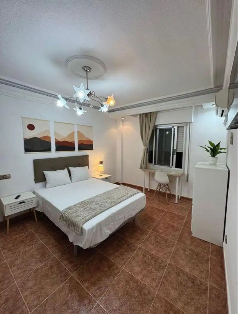 Bedroom of Flat for share in Casco Urbano