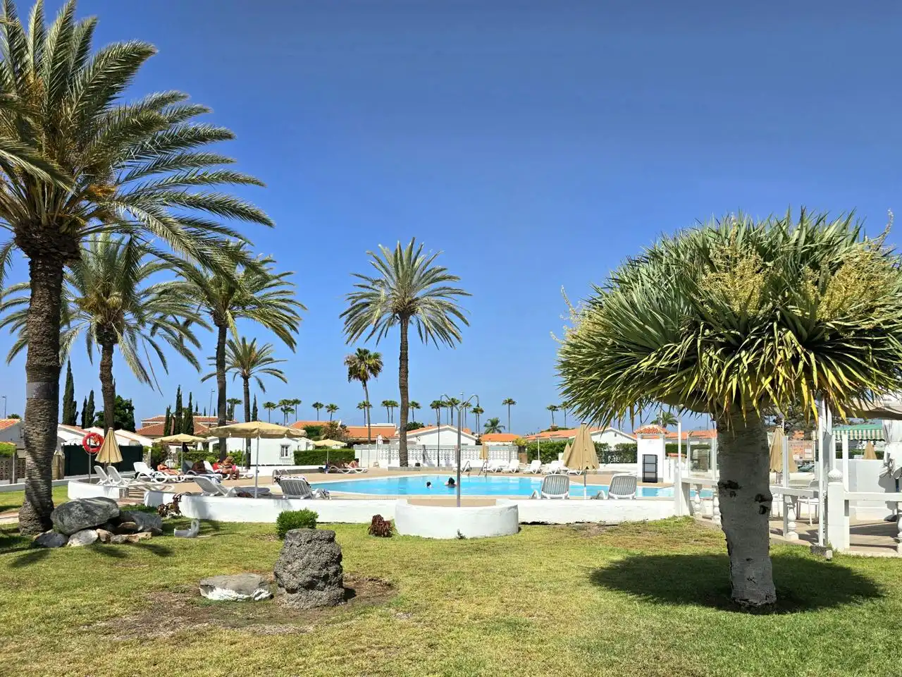 Vista exterior de Casa o chalet en venta en San Bartolomé de Tirajana con Aire acondicionado, Jardín privado y Terraza