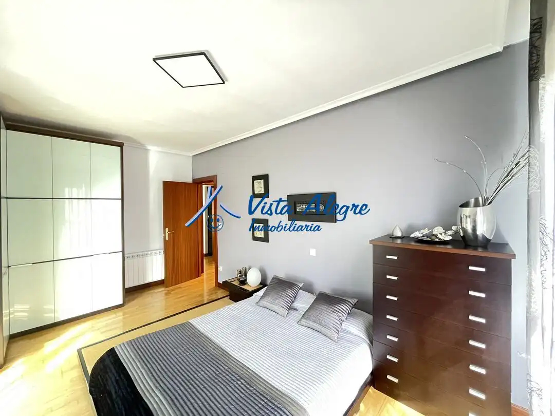 Schlafzimmer von Einfamilien-Reihenhaus zum Verkauf in Zarratón mit Heizung, Privatgarten und Parkett