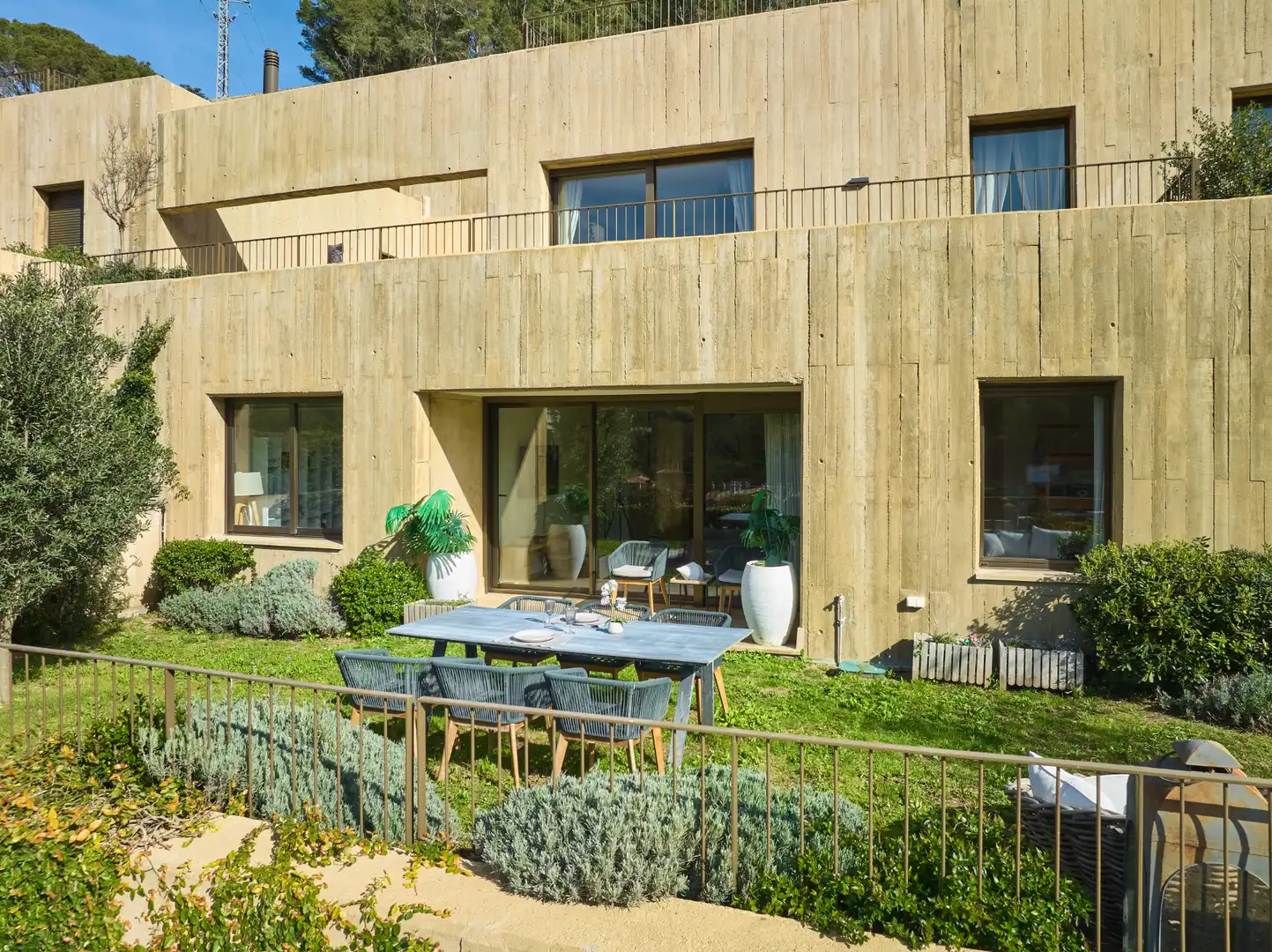 Terrasse von Wohnung zum Verkauf in Begur mit Klimaanlage, Heizung und Privatgarten