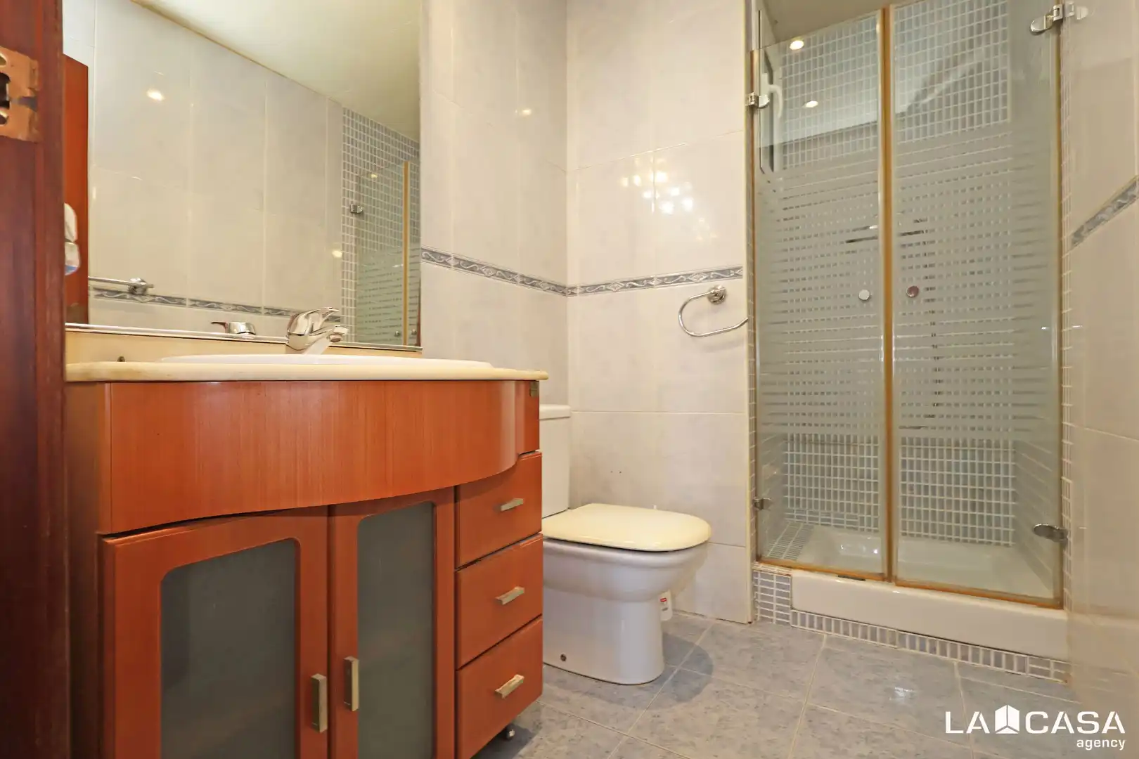 Bathroom of Attic for sale in Esplugues de Llobregat  with Air Conditioner, Heating and Terrace