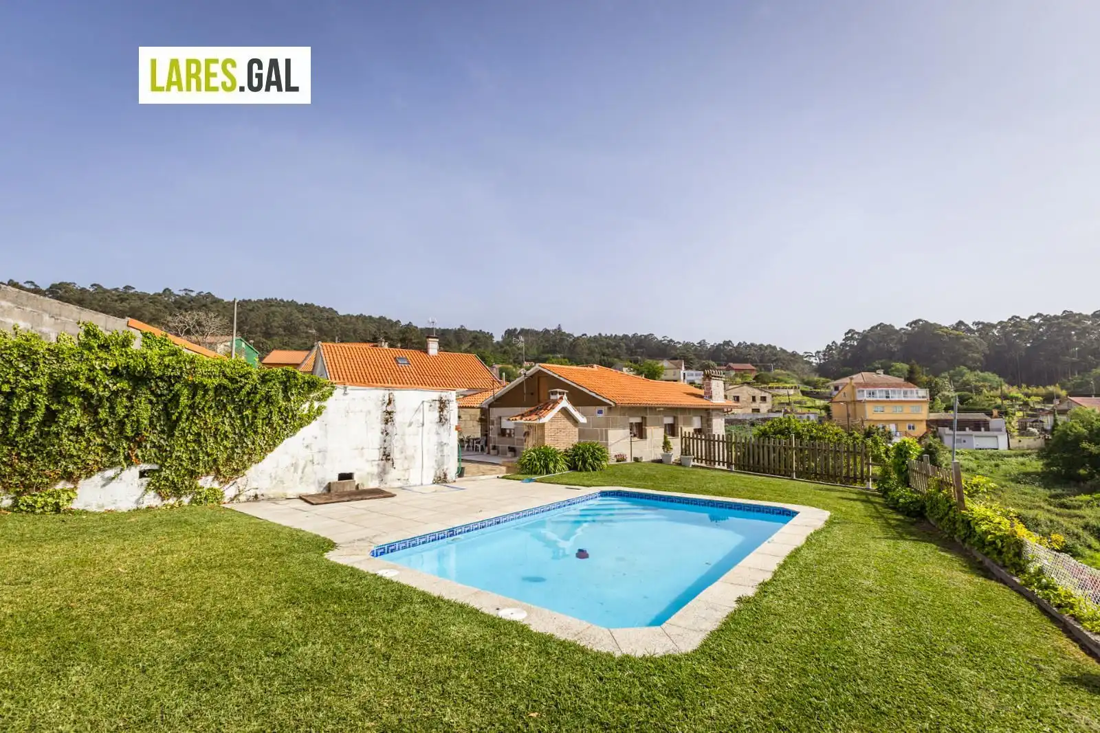 Piscina de Casa o chalet en venta en Bueu con Jardín privado, Terraza y Trastero