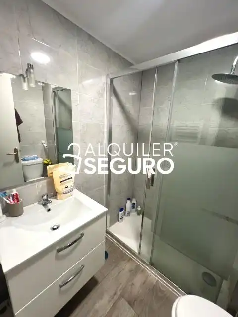 Badezimmer von Wohnung zur Miete in Aranjuez mit Klimaanlage, Heizung und Terrasse