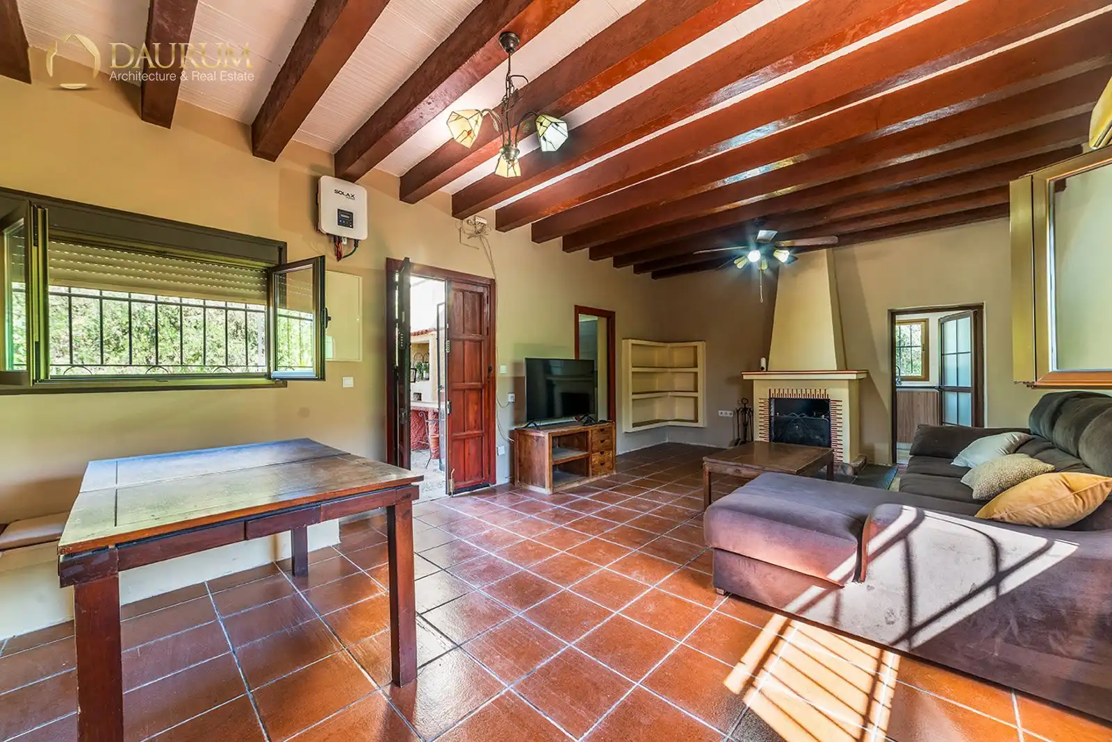 Sala d'estar de Casa o xalet en venda en La Rinconada amb Aire condicionat, Calefacció i Piscina