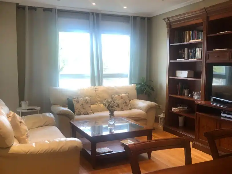 Sala de estar de Piso en venta en Boadilla del Monte con Aire acondicionado, Terraza y Balcón