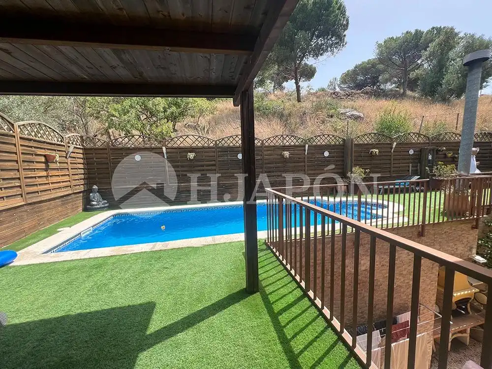 Piscina de Casa o xalet en venda en Vilassar de Dalt amb Aire condicionat, Calefacció i Jardí privat
