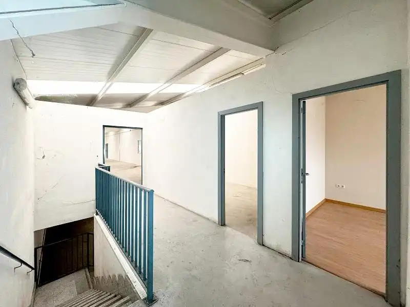 Industrial building for sale in Villares de la Reina, imagen 7