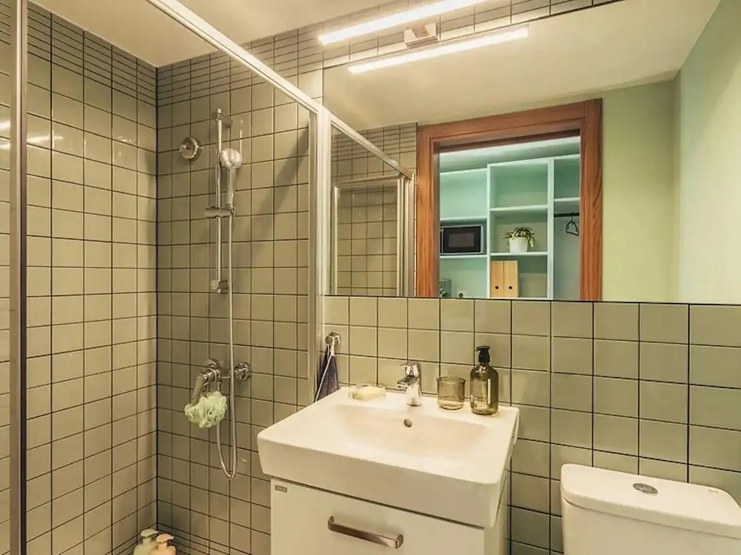 Baño de Piso para compartir en Cerdanyola del Vallès con Aire acondicionado y Calefacción