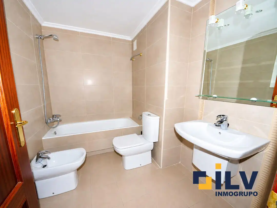 Baño de Piso en venta en Santurtzi  con Calefacción y Terraza