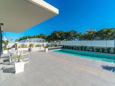 Chalet con piscina en venta en Orihuela Costa