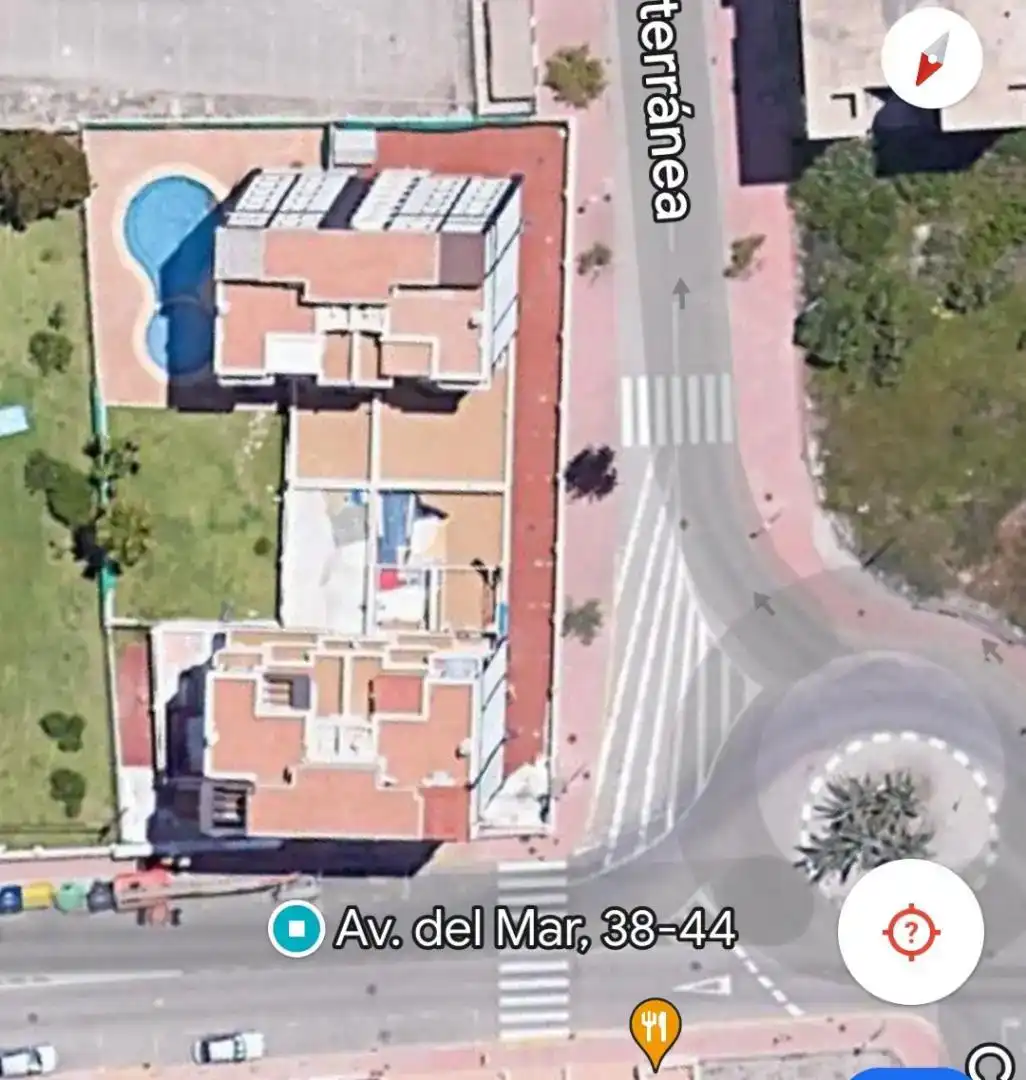 Außenansicht von Garage zum Verkauf in Piles