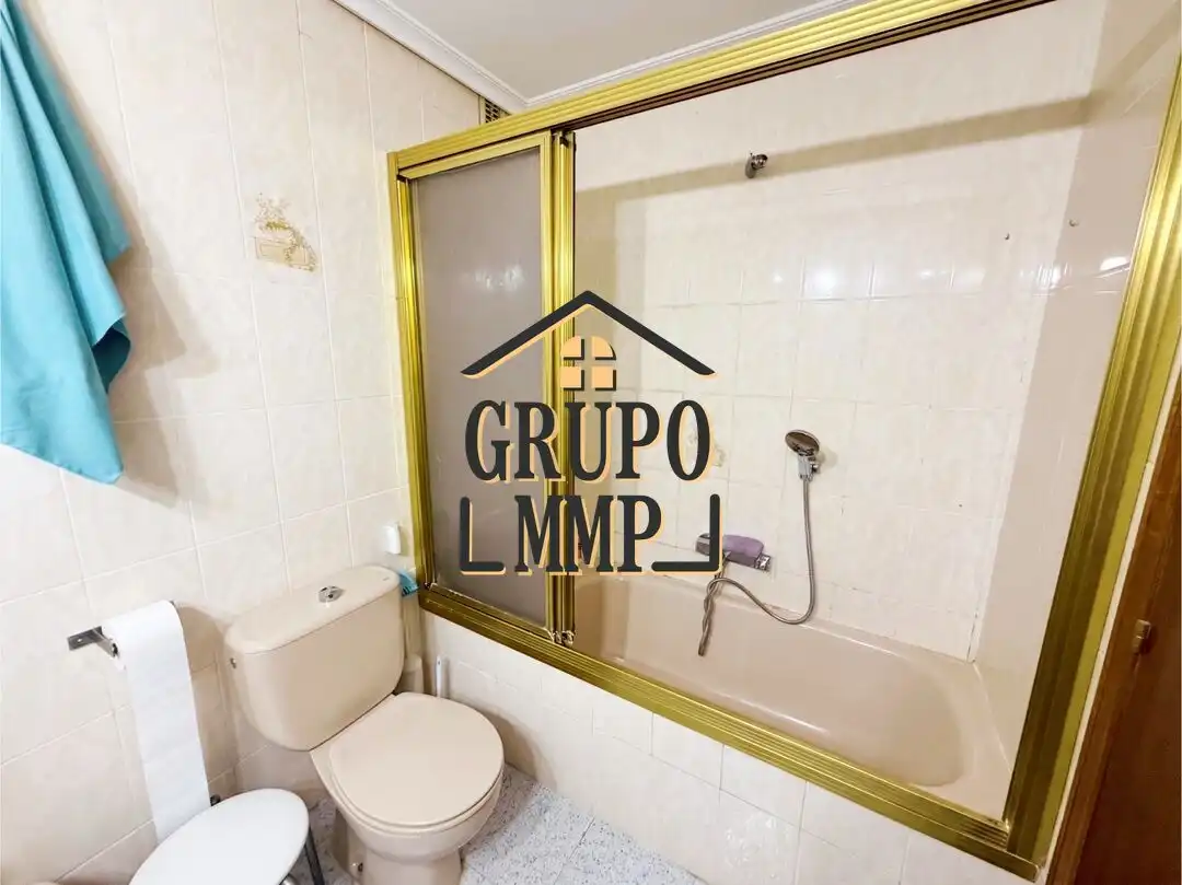 Baño de Apartamento en venta en Benicasim / Benicàssim con Aire acondicionado, Calefacción y Amueblado