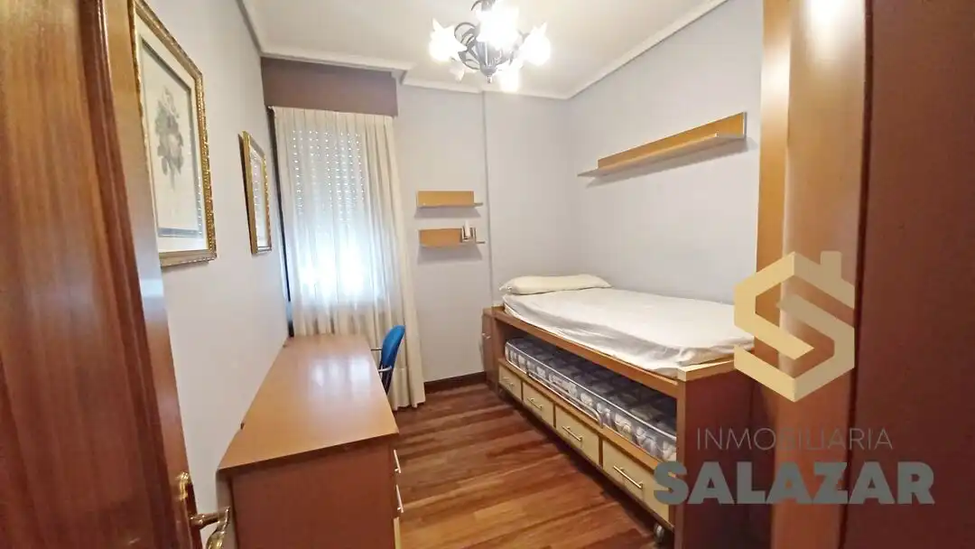 Bedroom of Flat for rent in Bilbao   with Heating