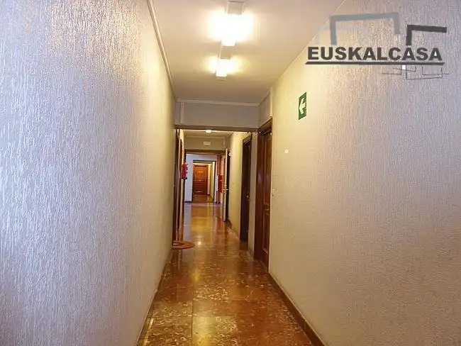 Oficina en venda en Bilbao  amb Moblat