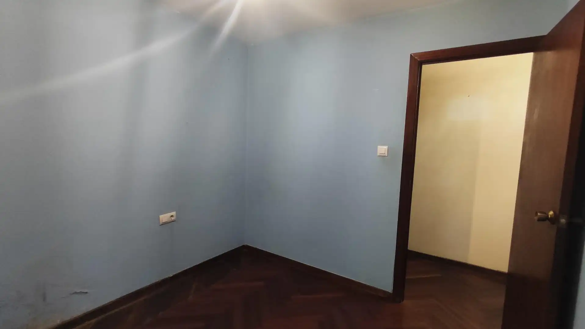 Habitación de Piso en venta en Vigo  con Calefacción, Trastero y Balcón