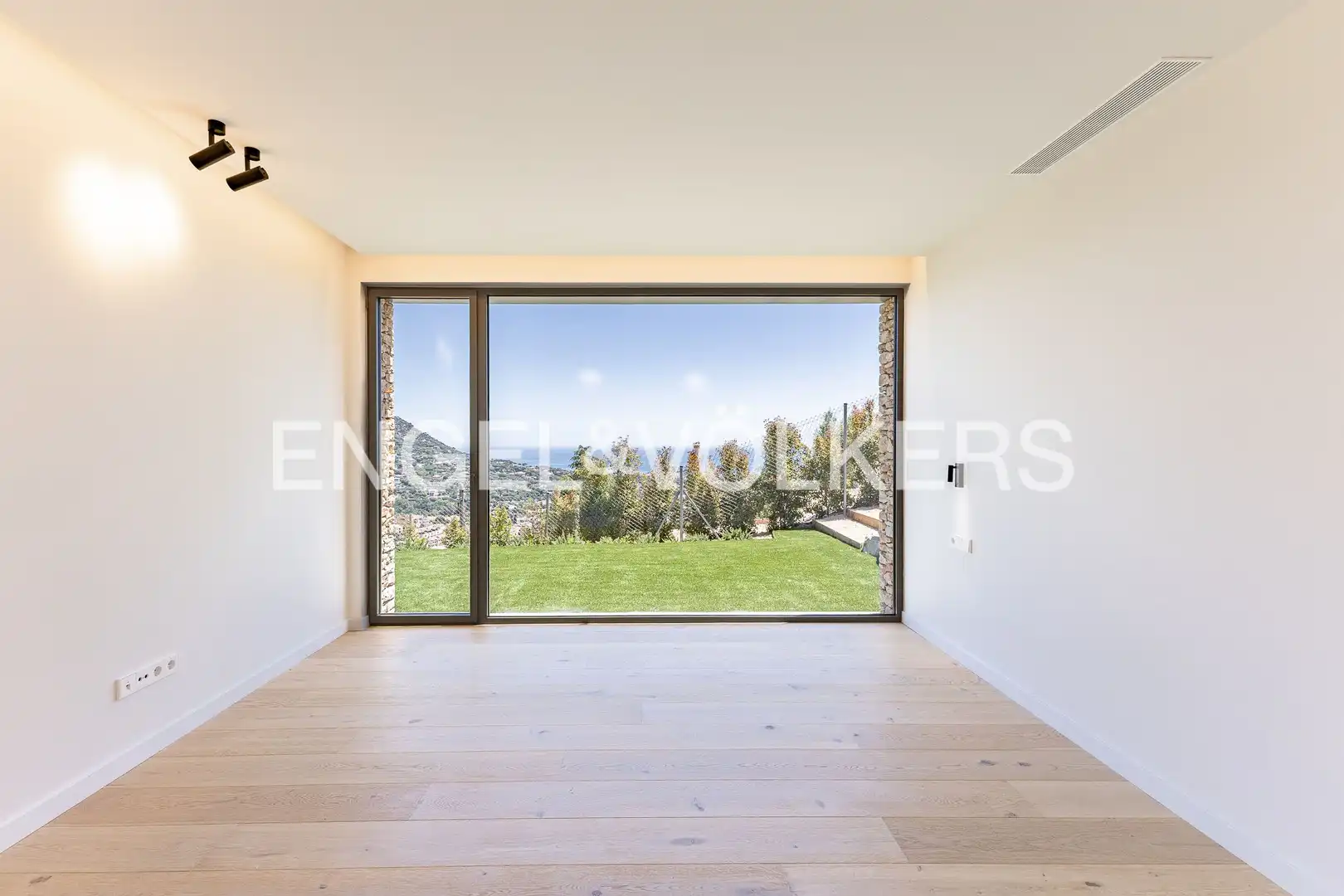 Living room of Houses for sale in Cabrils  with Heating, Private garden and Parquet flooring