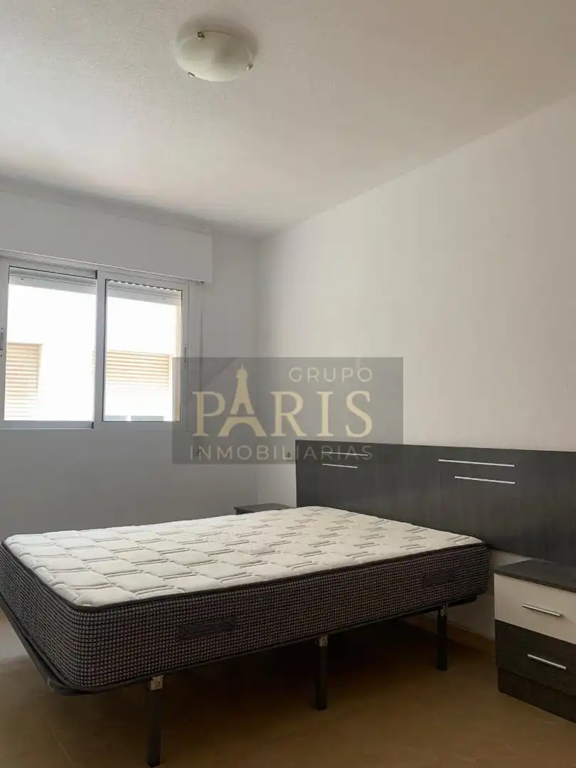 Habitación de Piso de alquiler en La Unión con Trastero y Amueblado