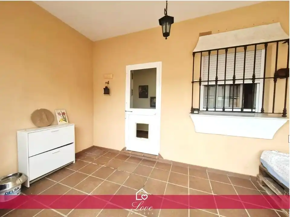 Chalet con piscina en venta en DEL RODEO