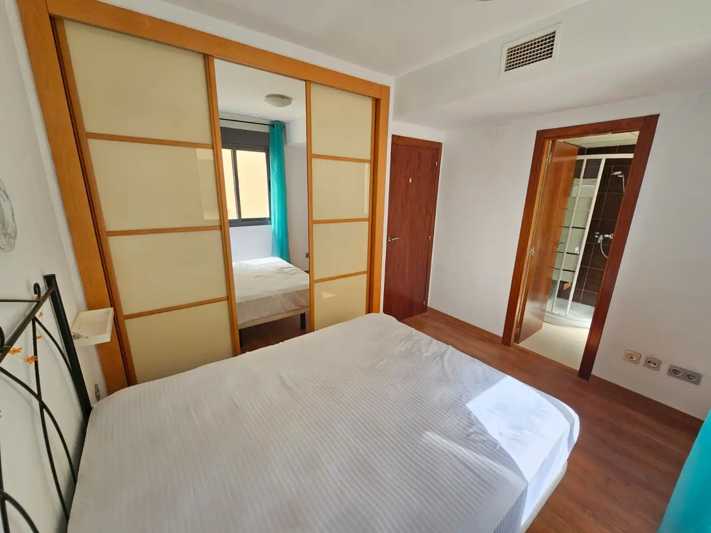 Habitación de Ático en venta en Armilla con Aire acondicionado, Calefacción y Parquet