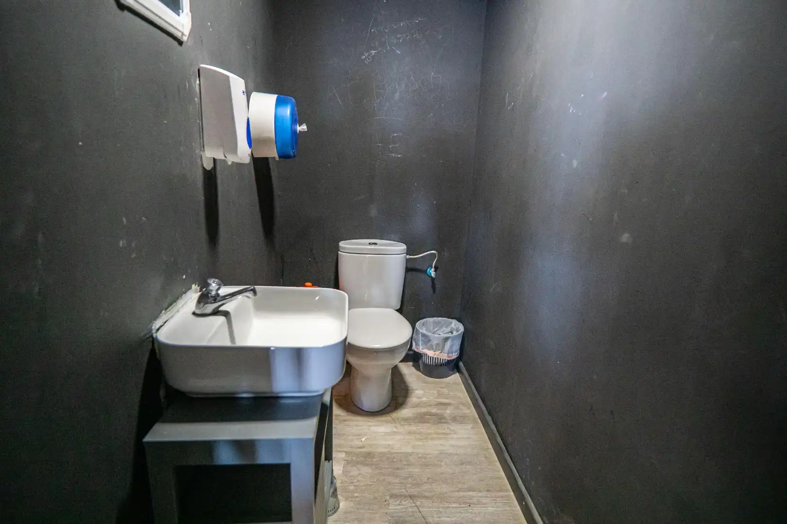 Bathroom of Commercial properties for transfer in Rincón de la Victoria  with Air Conditioner, Terrace and Furnished