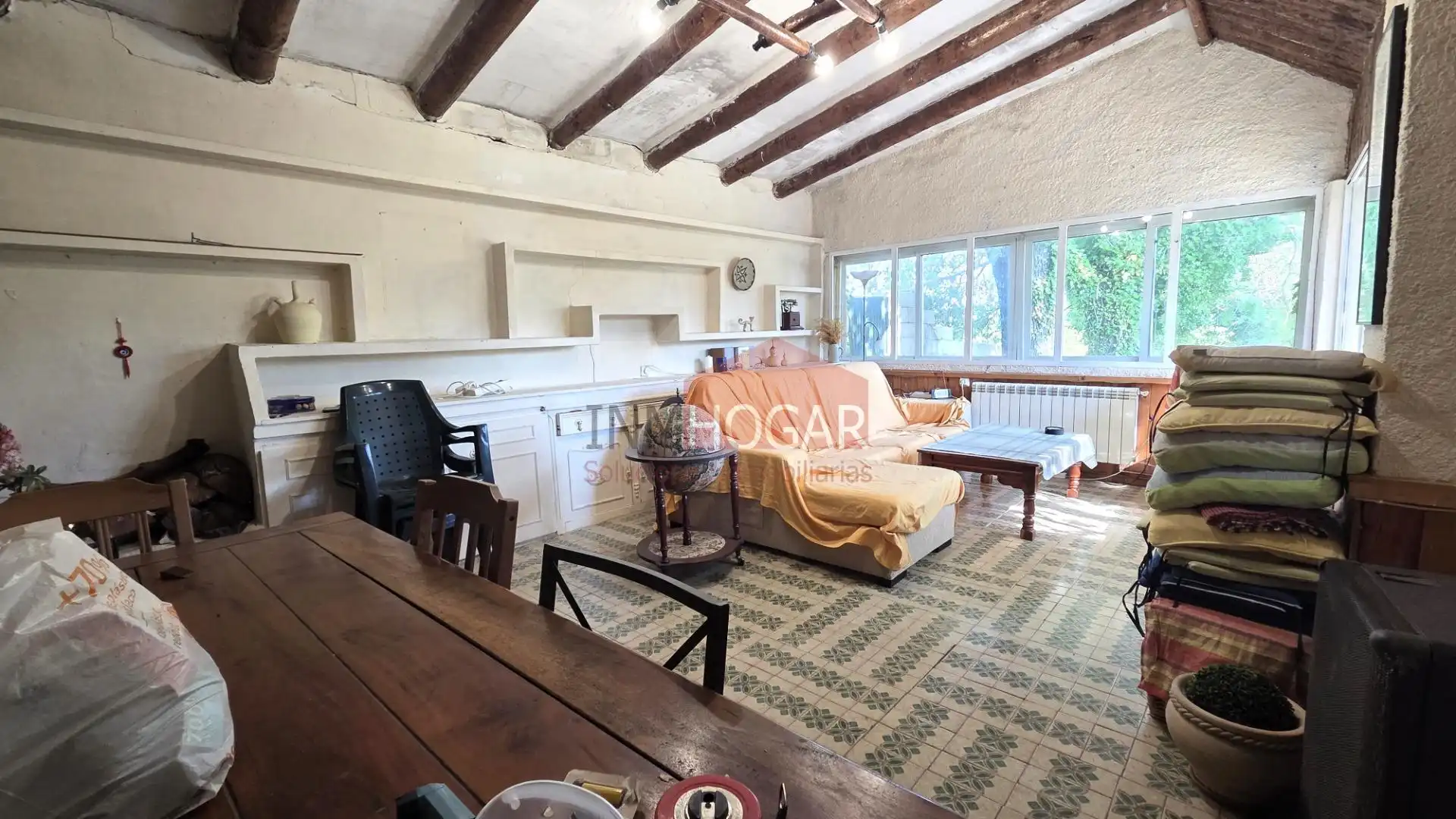 Sala d'estar de Casa o xalet en venda en Herradón de Pinares amb Calefacció i Moblat