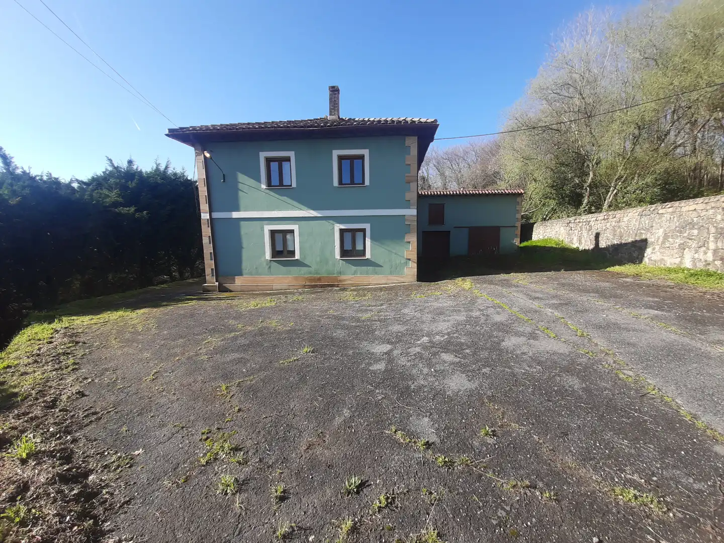 Vista exterior de Casa o chalet en venta en Reocín con Calefacción, Jardín privado y Amueblado