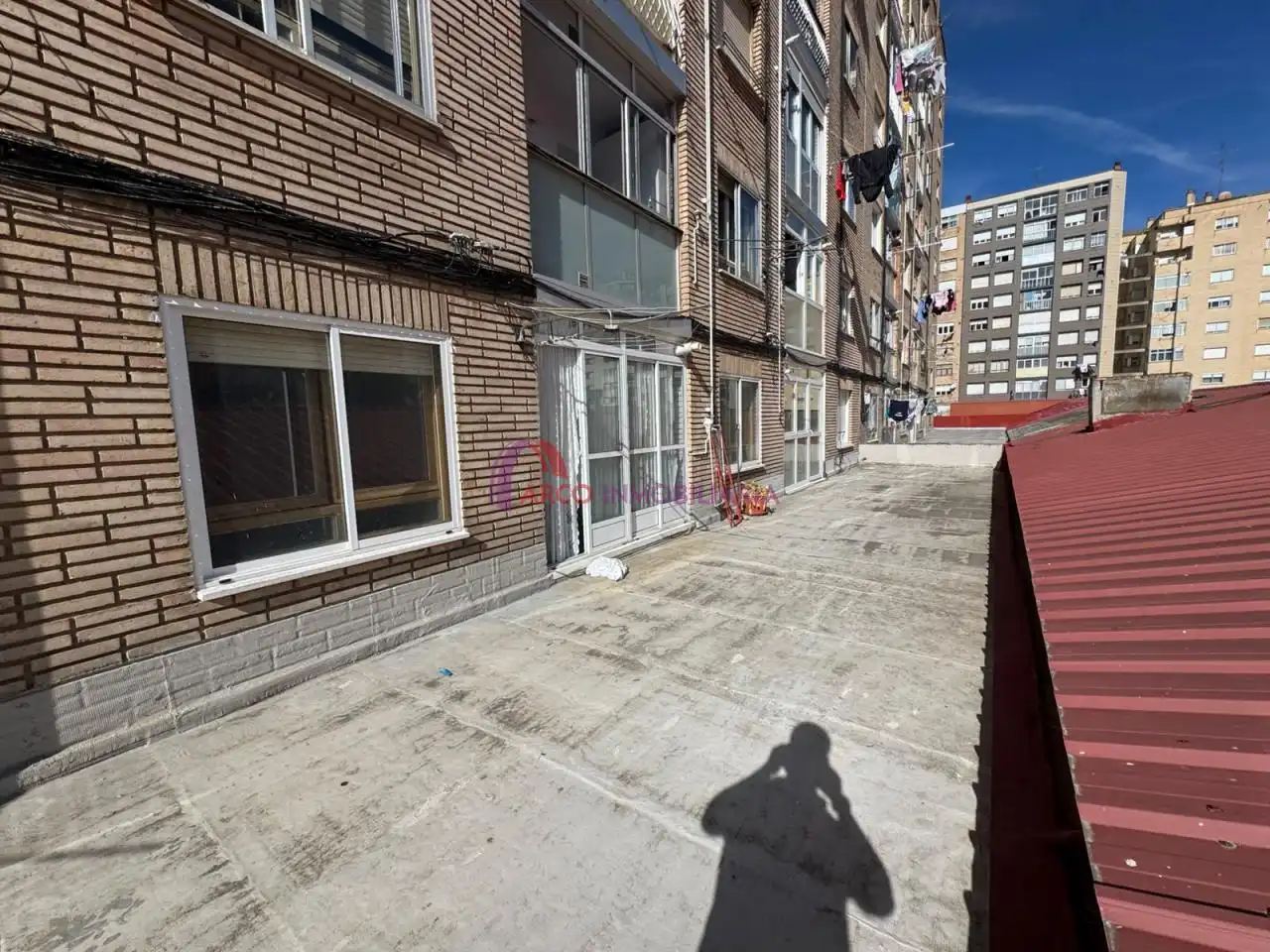 Vista exterior de Pis en venda en Burgos amb Calefacció, Terrassa i Moblat