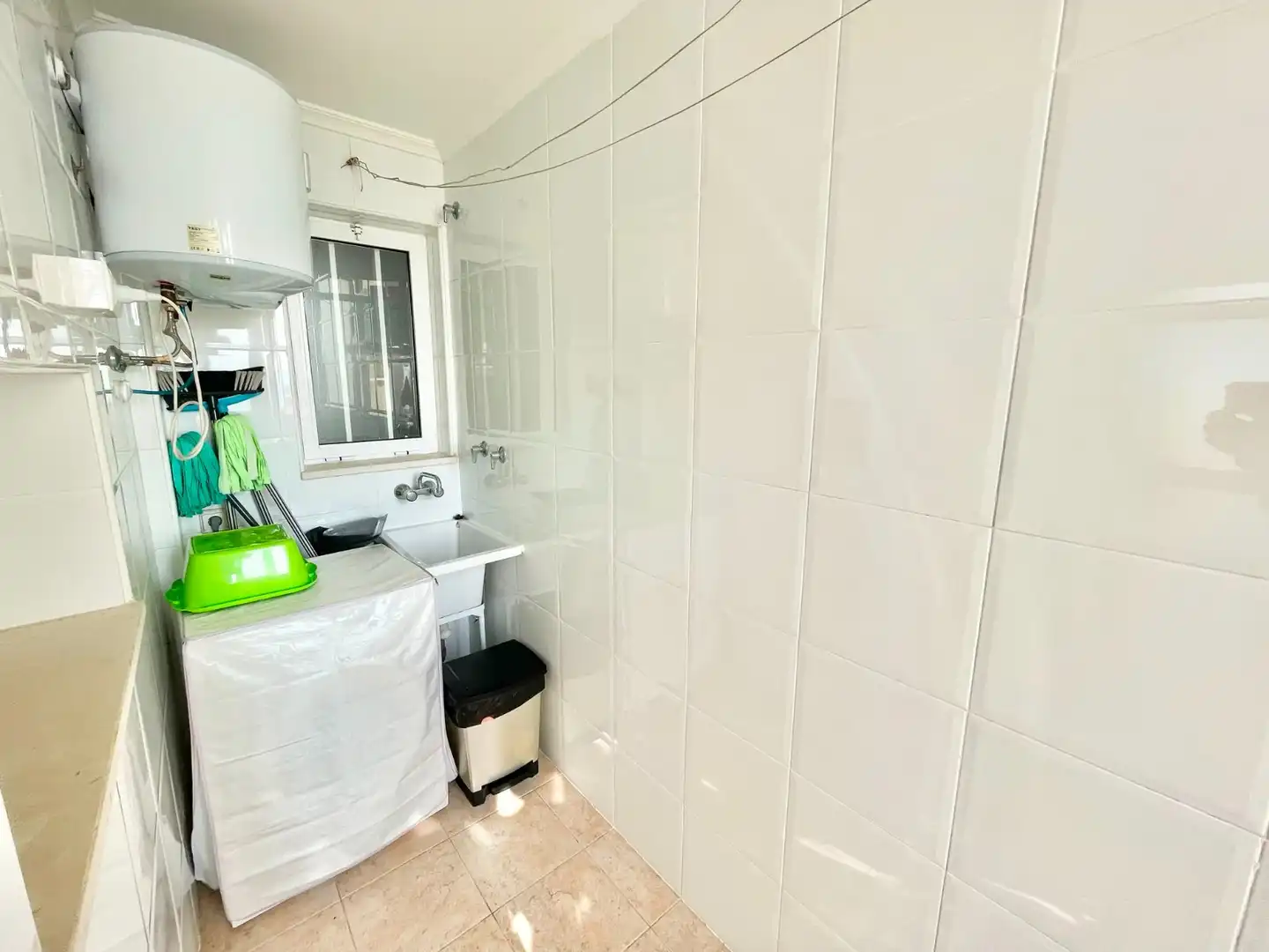 Bany de Apartament de lloguer en Cartagena amb Aire condicionat, Piscina i Moblat